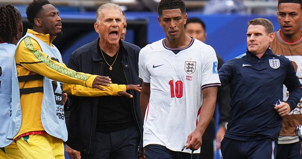 Ngôi sao đội tuyển Anh vi phạm luật mới của FIFA, lại lấy tay che miệng: Nguy cơ nhận án phạt nguội - hình ảnh - ok9tiger.com Ngôi sao đội tuyển Anh vi phạm luật mới của FIFA, lại lấy tay che miệng: Nguy cơ nhận án phạt nguội - hình ảnh - ok9tiger.com