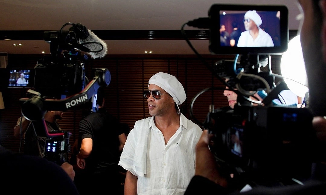 Ronaldinho trở lại sân cỏ ở tuổi 46: Huyền thoại Brazil ký hợp đồng với CLB Ravenna - hình ảnh - ok9tiger.com Ronaldinho trở lại sân cỏ ở tuổi 46: Huyền thoại Brazil ký hợp đồng với CLB Ravenna - hình ảnh - ok9tiger.com