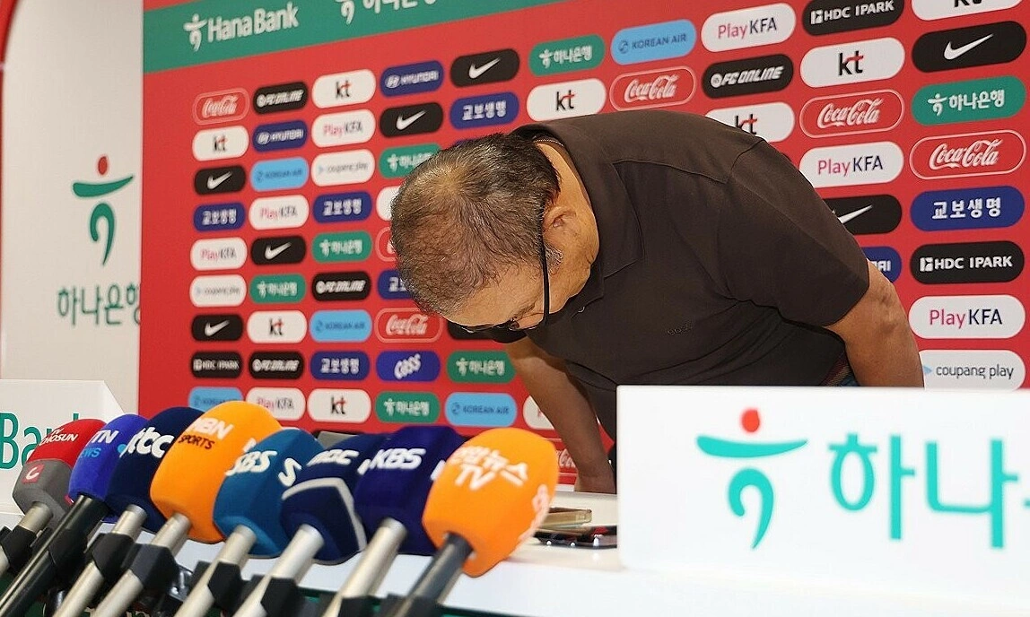 Ông Park cúi đầu xin lỗi, HLV Hong Myung-bo từ chức sau thất bại World Cup 2026 - hình ảnh - ok9tiger.com