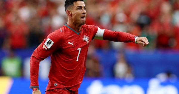 Nhà cái không chặn: Ronaldo lập cú đúp, Bồ Đào Nha đại thắng Uzbekistan - hình ảnh - ok9tiger.com Nhà cái không chặn: Ronaldo lập cú đúp, Bồ Đào Nha đại thắng Uzbekistan - hình ảnh - ok9tiger.com