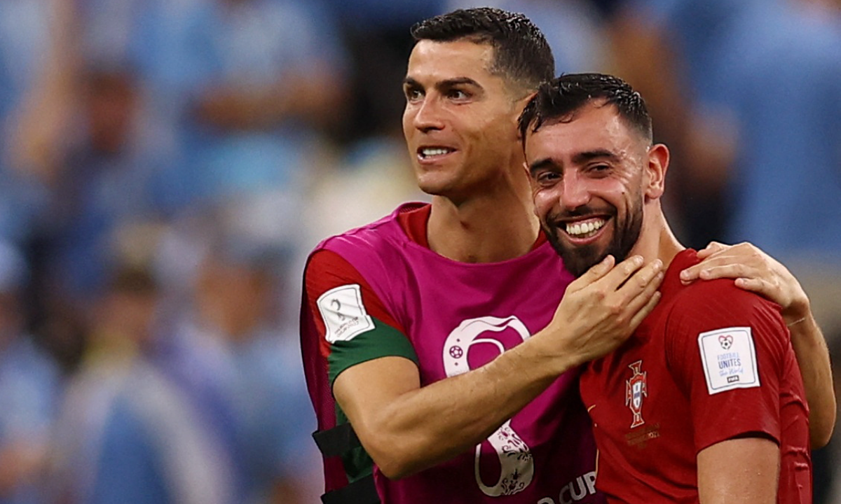 Fernandes được khuyên đình công nếu Ronaldo đá chính: Cú sốc cho Bồ Đào Nha trước thềm World Cup 2026 - hình ảnh - ok9tiger.com Fernandes được khuyên đình công nếu Ronaldo đá chính: Cú sốc cho Bồ Đào Nha trước thềm World Cup 2026 - hình ảnh - ok9tiger.com