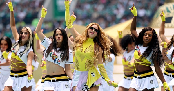 Shakira nhảy múa ăn mừng khi Colombia có vé đi tiếp, vì sao Ronaldo phải lo? - hình ảnh - ok9tiger.com