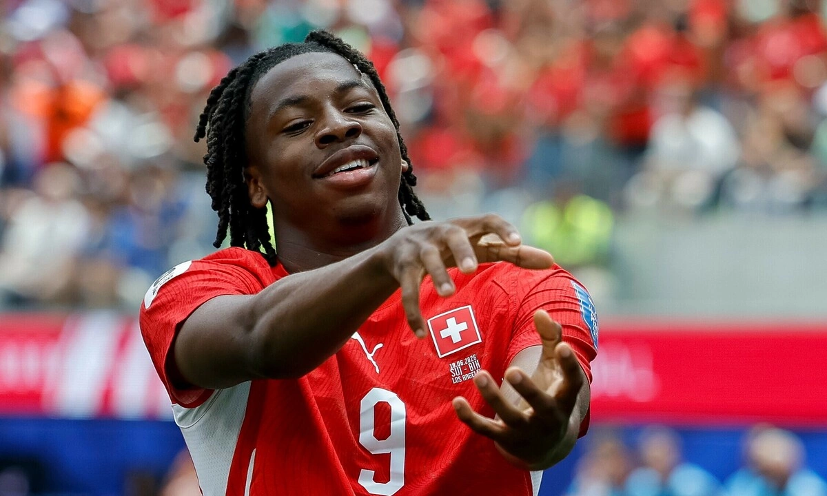 Tiền vệ 20 tuổi Johan Manzambi lập kỷ lục World Cup trong chiến thắng của Thụy Sĩ - hình ảnh - ok9tiger.com