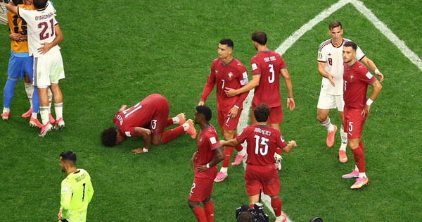 HLV Tây Ban Nha ôm Ronaldo gây sốt: OK9 slot game và tinh thần thể thao đỉnh cao - hình ảnh - ok9tiger.com HLV Tây Ban Nha ôm Ronaldo gây sốt: OK9 slot game và tinh thần thể thao đỉnh cao - hình ảnh - ok9tiger.com