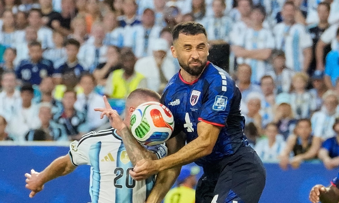 Vì sao Argentina không được phạt đền trước Cape Verde dù bị chơi xấu phút 90? - hình ảnh - ok9tiger.com