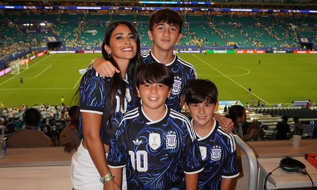 Vợ Messi cổ vũ cuồng nhiệt sau chiến thắng: Cảm hứng cho người hâm mộ OK9 - hình ảnh - ok9tiger.com Vợ Messi cổ vũ cuồng nhiệt sau chiến thắng: Cảm hứng cho người hâm mộ OK9 - hình ảnh - ok9tiger.com