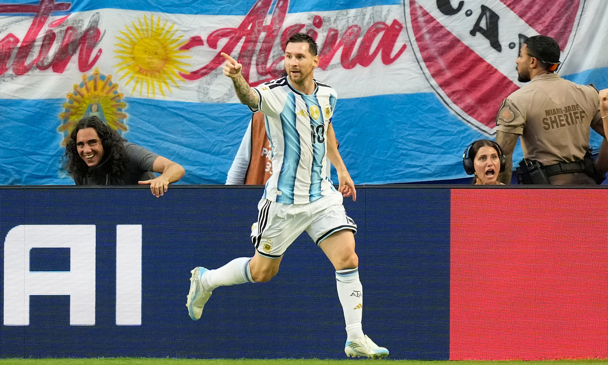 OK9 cược bóng đá: Messi lập siêu phẩm, Argentina thắng nghẹt thở Cape Verde - hình ảnh - ok9tiger.com OK9 cược bóng đá: Messi lập siêu phẩm, Argentina thắng nghẹt thở Cape Verde - hình ảnh - ok9tiger.com
